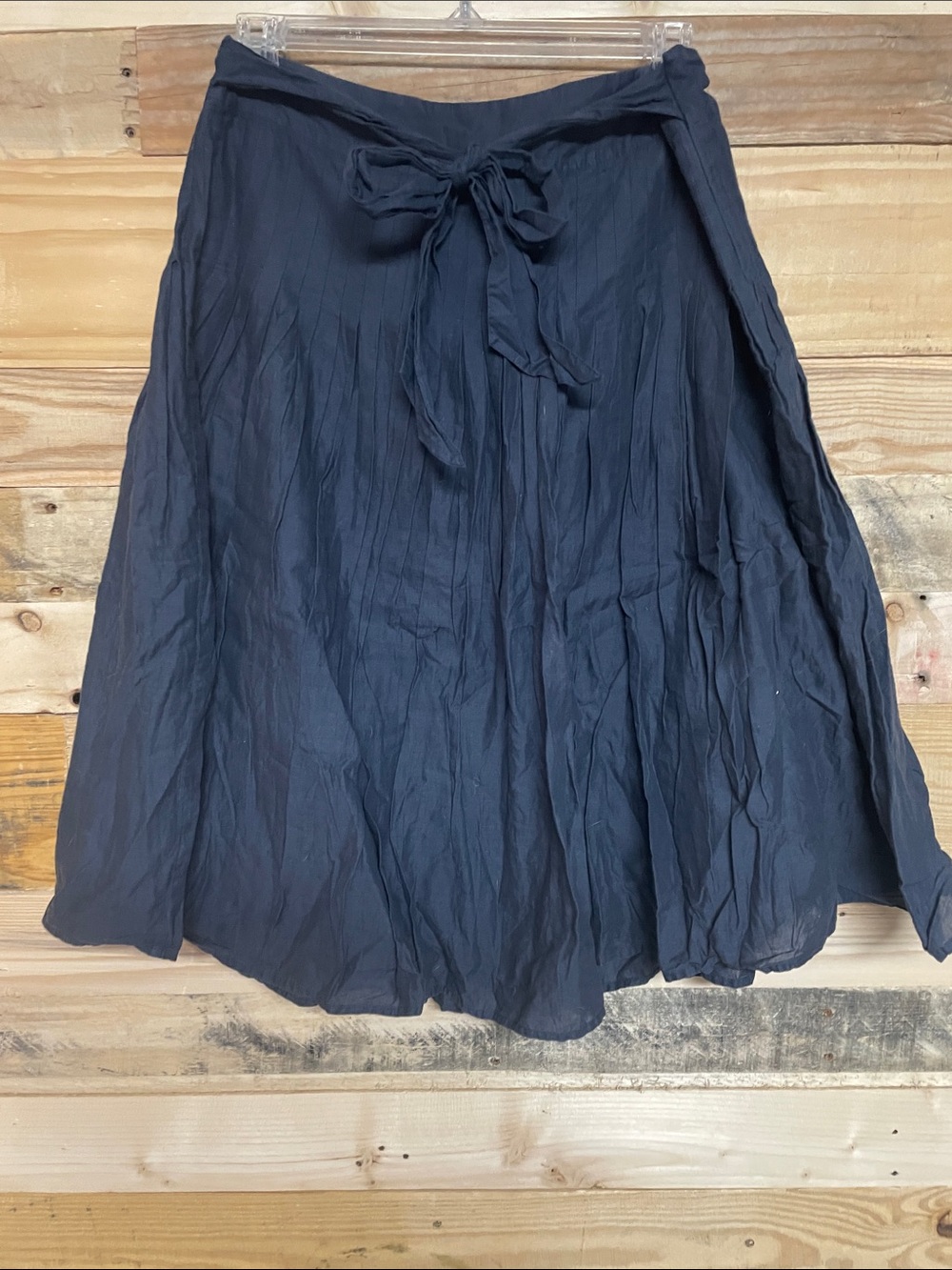 Banana Republic size 2 Navy Blue A-Line Midi Pleated Skirt with Tie Waist